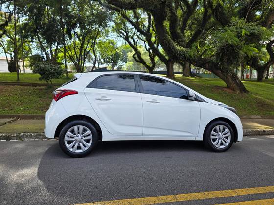 HYUNDAI HB20 1.0 COMFORT PLUS 12V FLEX 4P MANUAL HYUNDAI HB20 1.0 COMFORT PLUS 12V FLEX 4P MANUAL